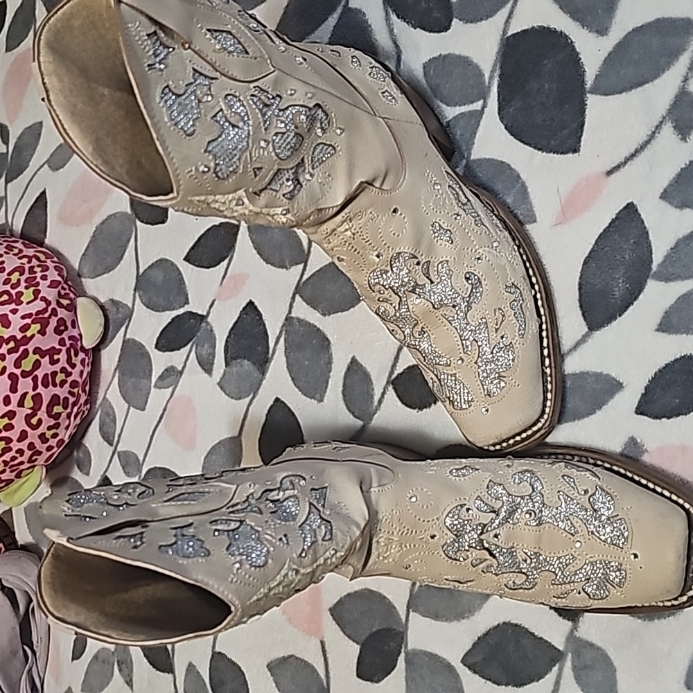 Women's boots